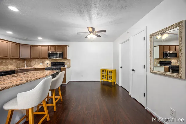 $234,900 | 3169 East Crystal Waters Drive, Unit 8, Holland, MI 49424