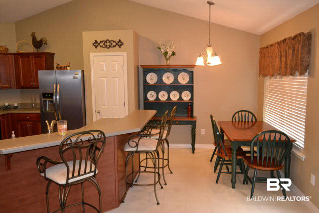 12191 Verona Court Foley, AL 36535 - Photo 8 of 21 Kitchen/Breakfast
