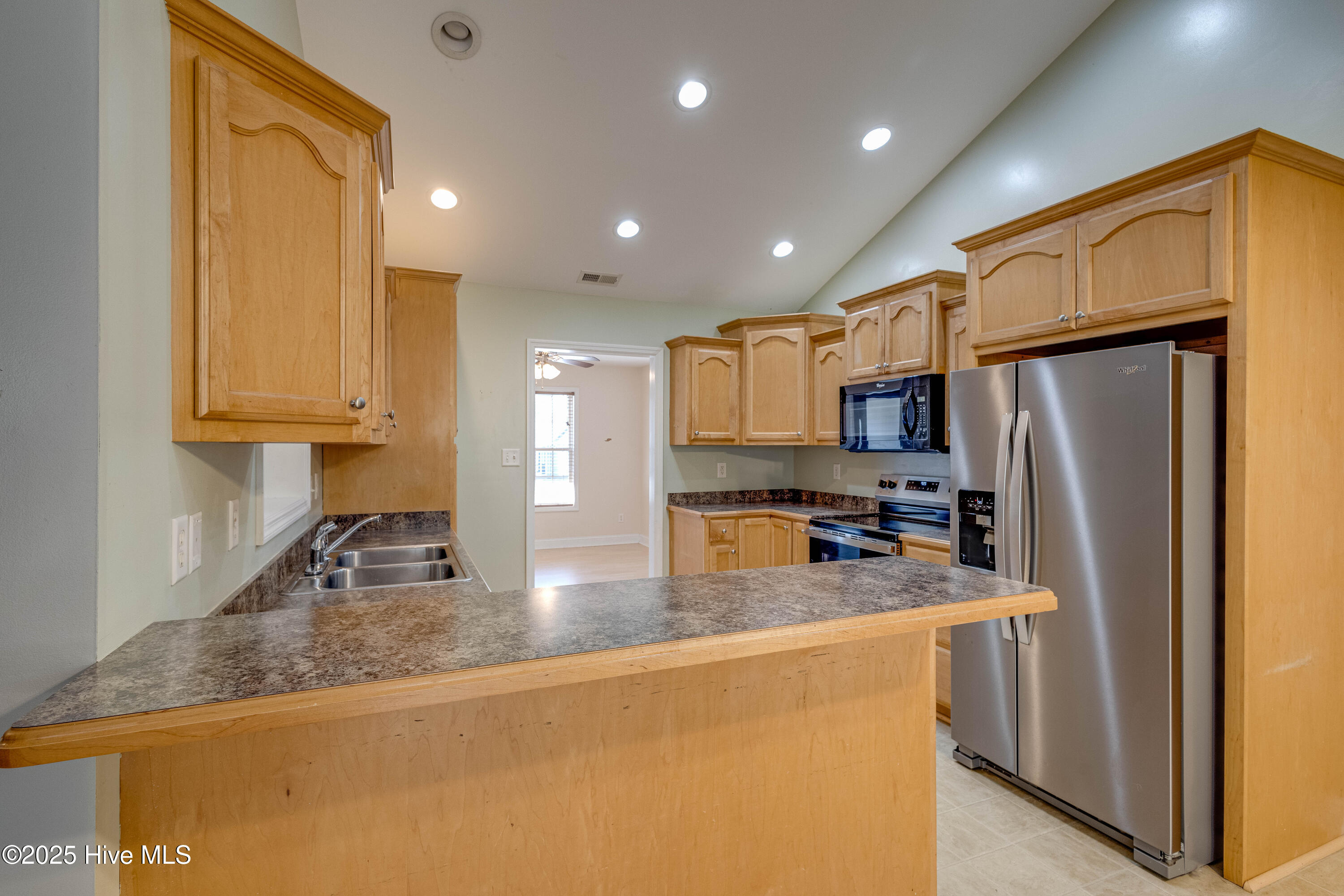 414 Conner Grant Road New Bern, NC 28562 - Photo 8 of 42 Kitchen