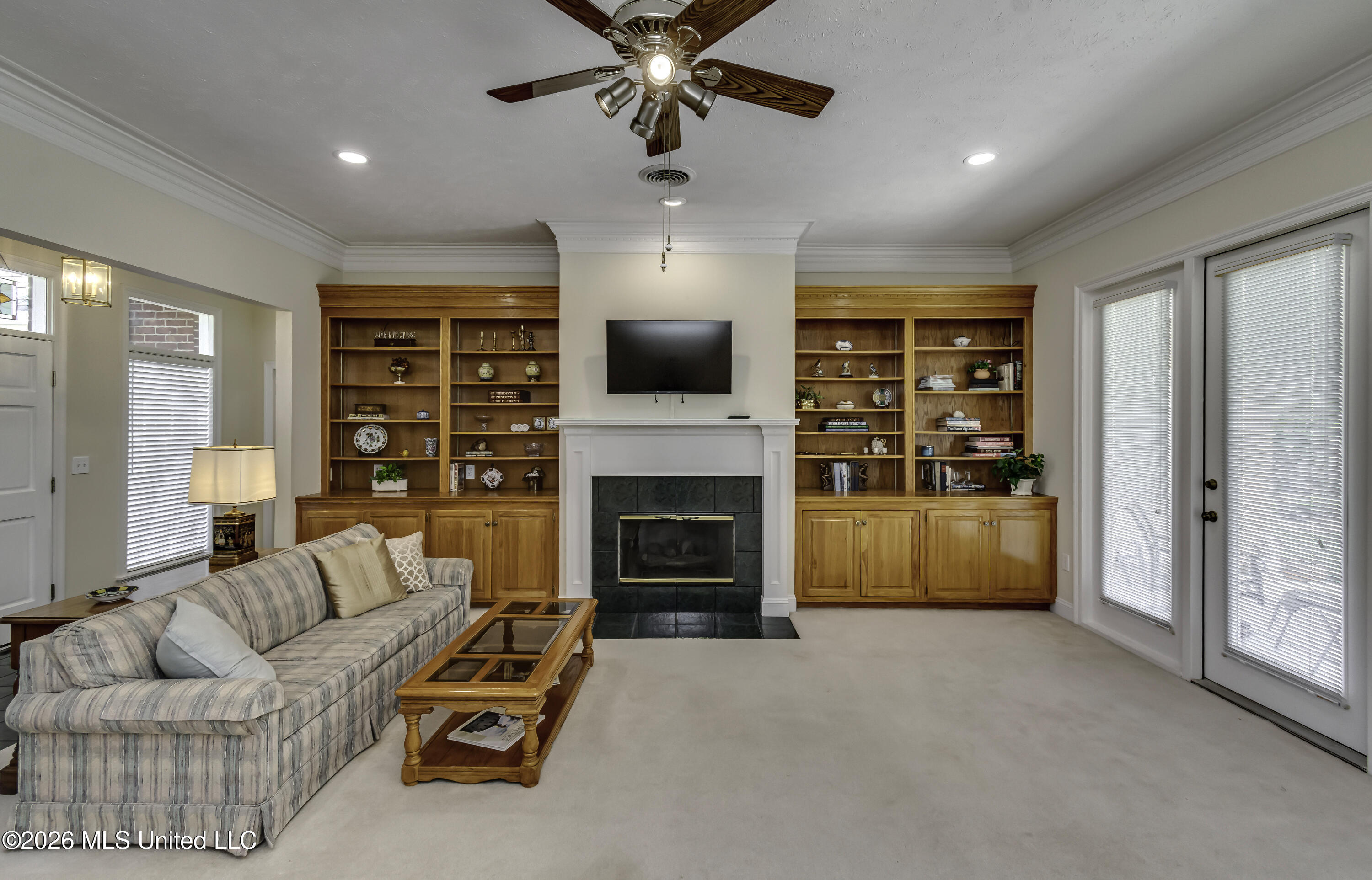 656 April Sound Pearl, MS 39208 - Photo 4 of 61 Family room