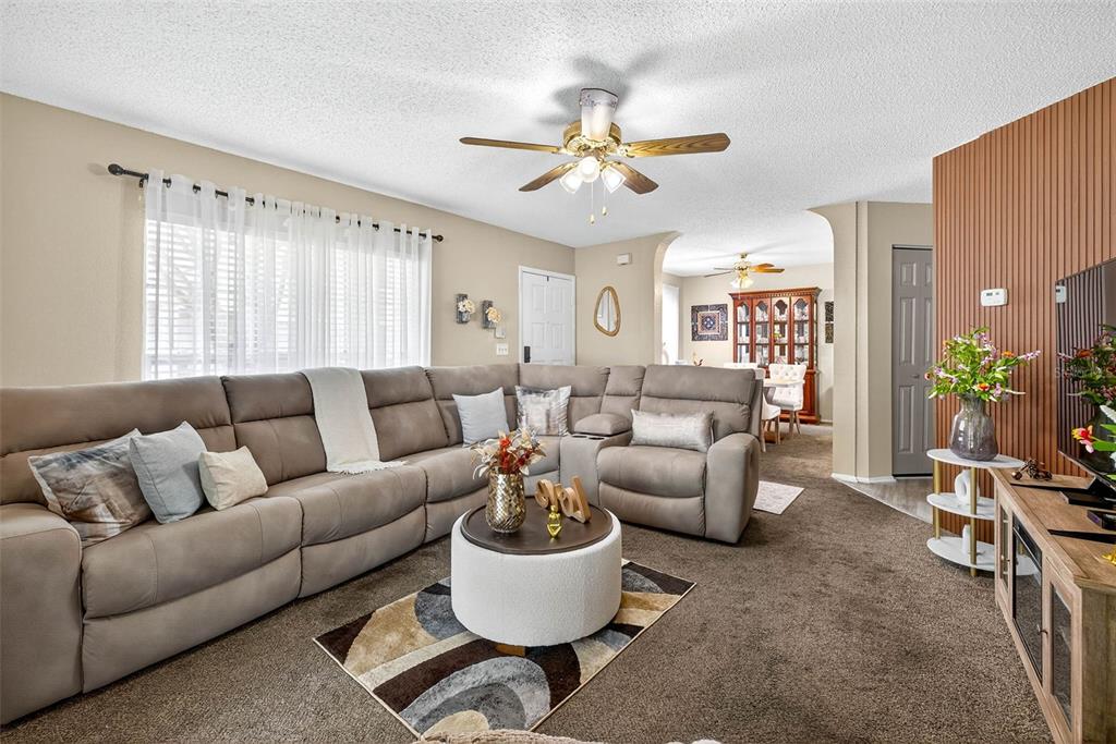 559 Kensington Lake Circle Brandon, FL 33511 - Photo 5 of 27 Gallery Image 5
