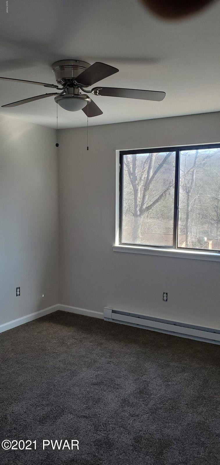 350 Crewe Court Bushkill, PA 18324 - Photo 2 of 9