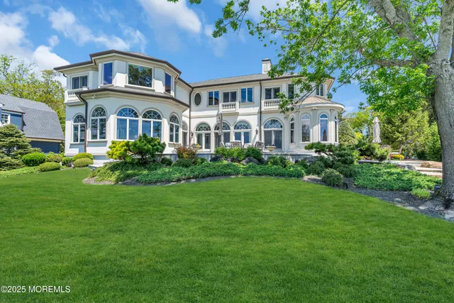 a view of a garden with pathway