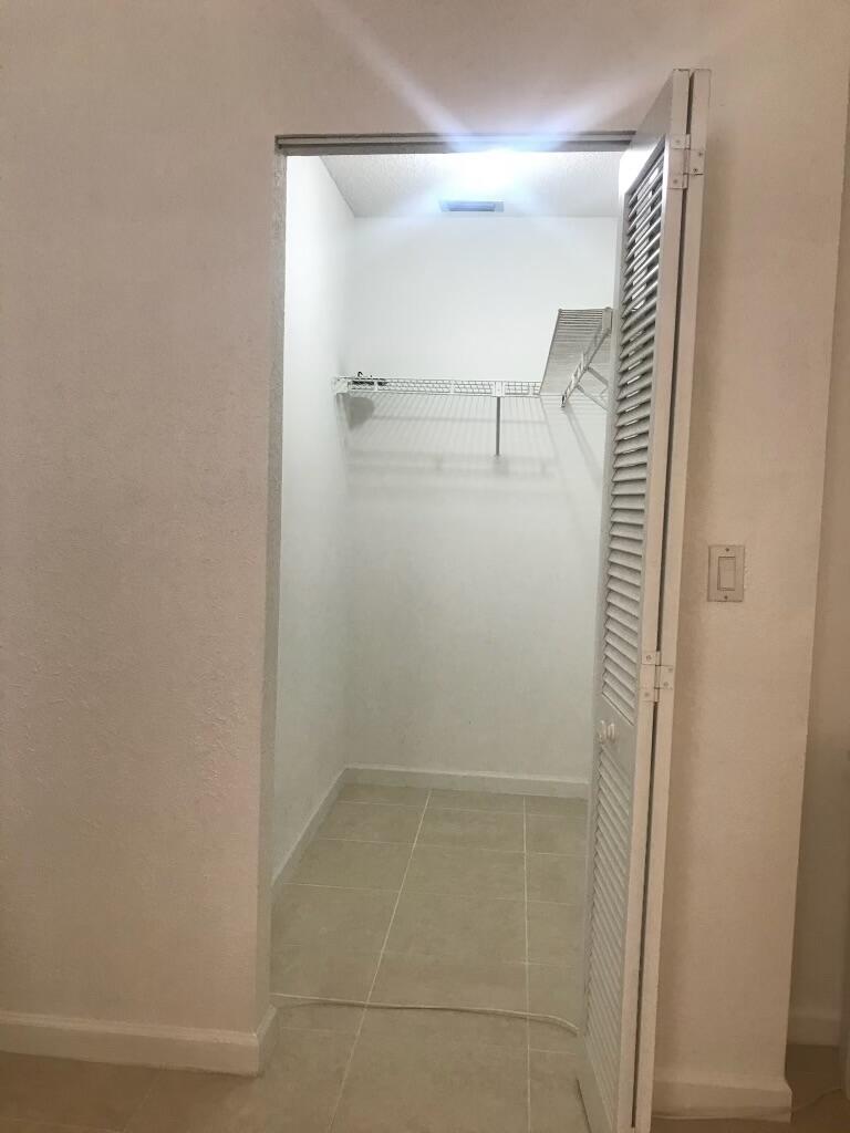 141 Ipswich Street, Unit 2 Boca Raton, FL 33487 - Photo 4 of 8 IMG_4564