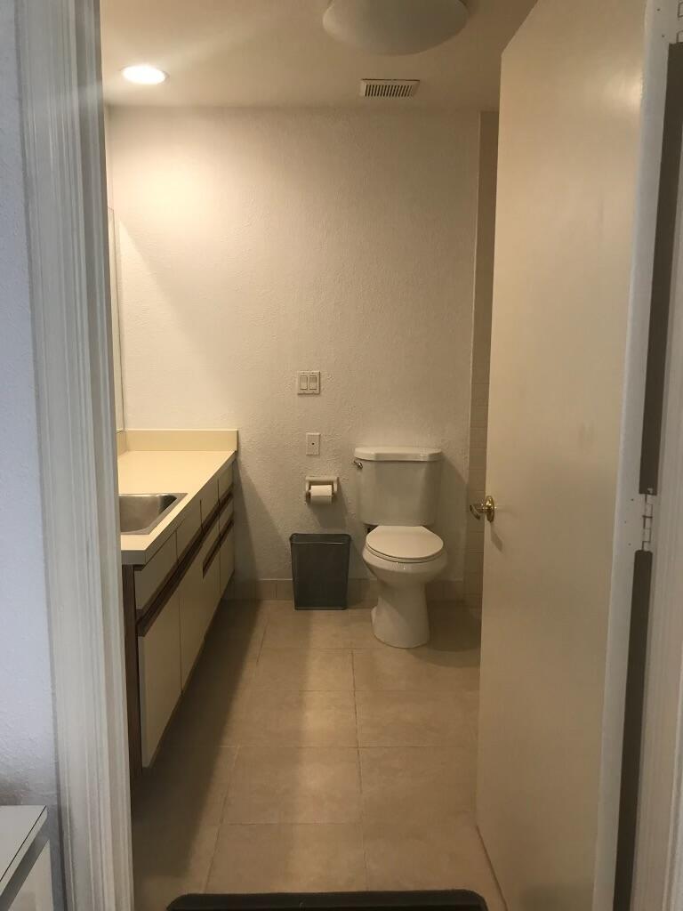 141 Ipswich Street, Unit 2 Boca Raton, FL 33487 - Photo 6 of 8 IMG_4568