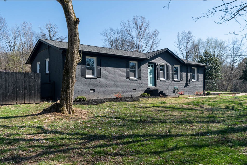 1293 Webb Road Lewisburg, TN 37091 - Photo 4 of 32 Gallery Image 4