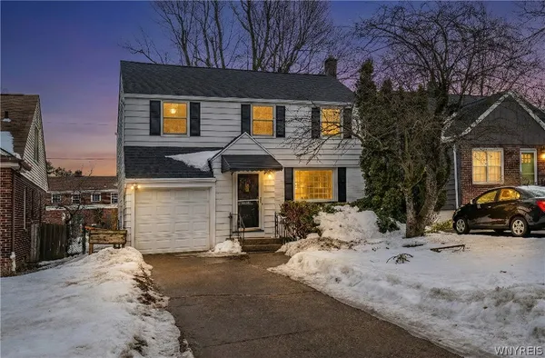 $390,500 | 506 Mt Vernon Road, Amherst, NY 14226