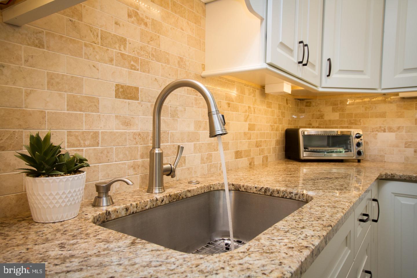 3644 Salina Road Philadelphia, PA 19154 - Photo 11 of 44 Gallery Image 11