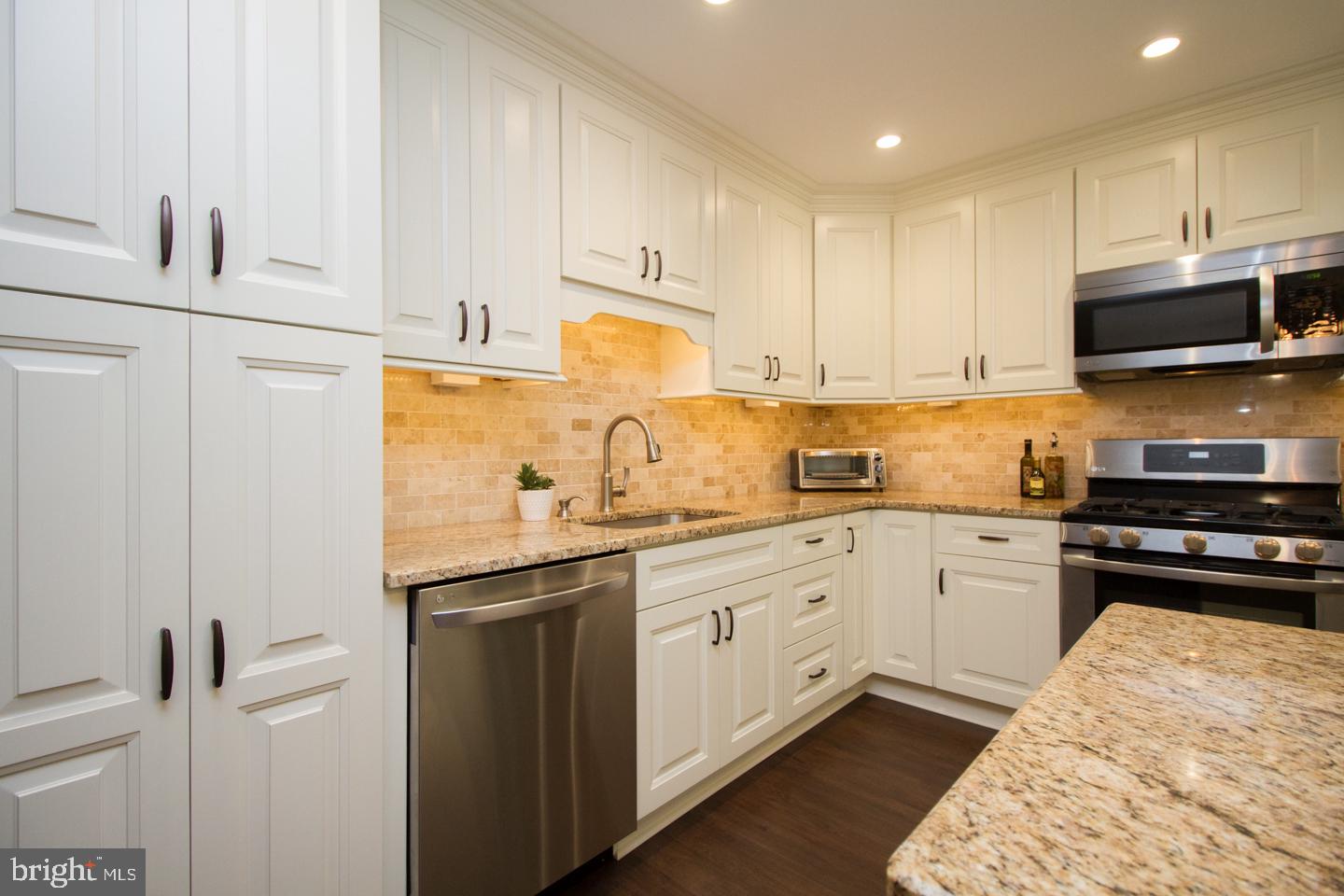 3644 Salina Road Philadelphia, PA 19154 - Photo 10 of 44 Gallery Image 10