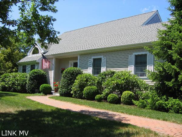44 Bold Meadow Road Edgartown, MA 02539 - Photo 1 of 16 http://d1qzqeyxiitrap.cloudfront.net/photos/17659/600/19673117.jpg