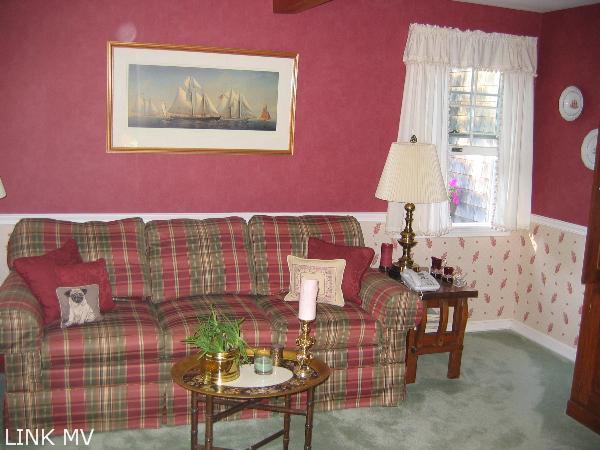 44 Bold Meadow Road Edgartown, MA 02539 - Photo 13 of 16 http://d1qzqeyxiitrap.cloudfront.net/photos/17659/600/a083d7d9.jpg