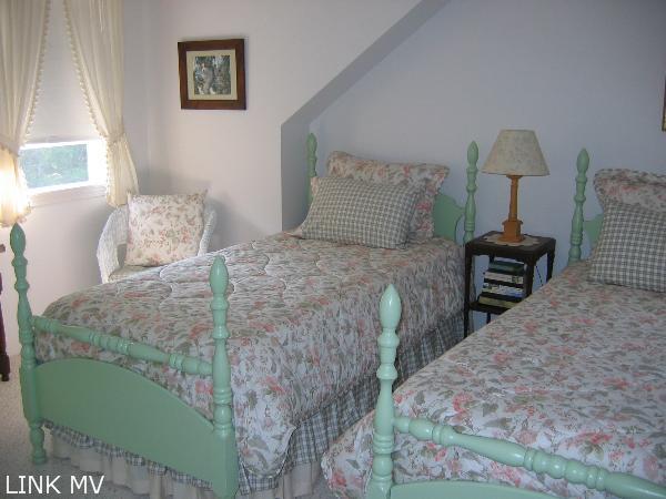 44 Bold Meadow Road Edgartown, MA 02539 - Photo 15 of 16 http://d1qzqeyxiitrap.cloudfront.net/photos/17659/600/c15785c2.jpg