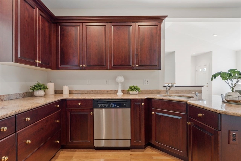 25 Flagstone Way, Unit 25 Windham, NH 03087 - Photo 11 of 32
