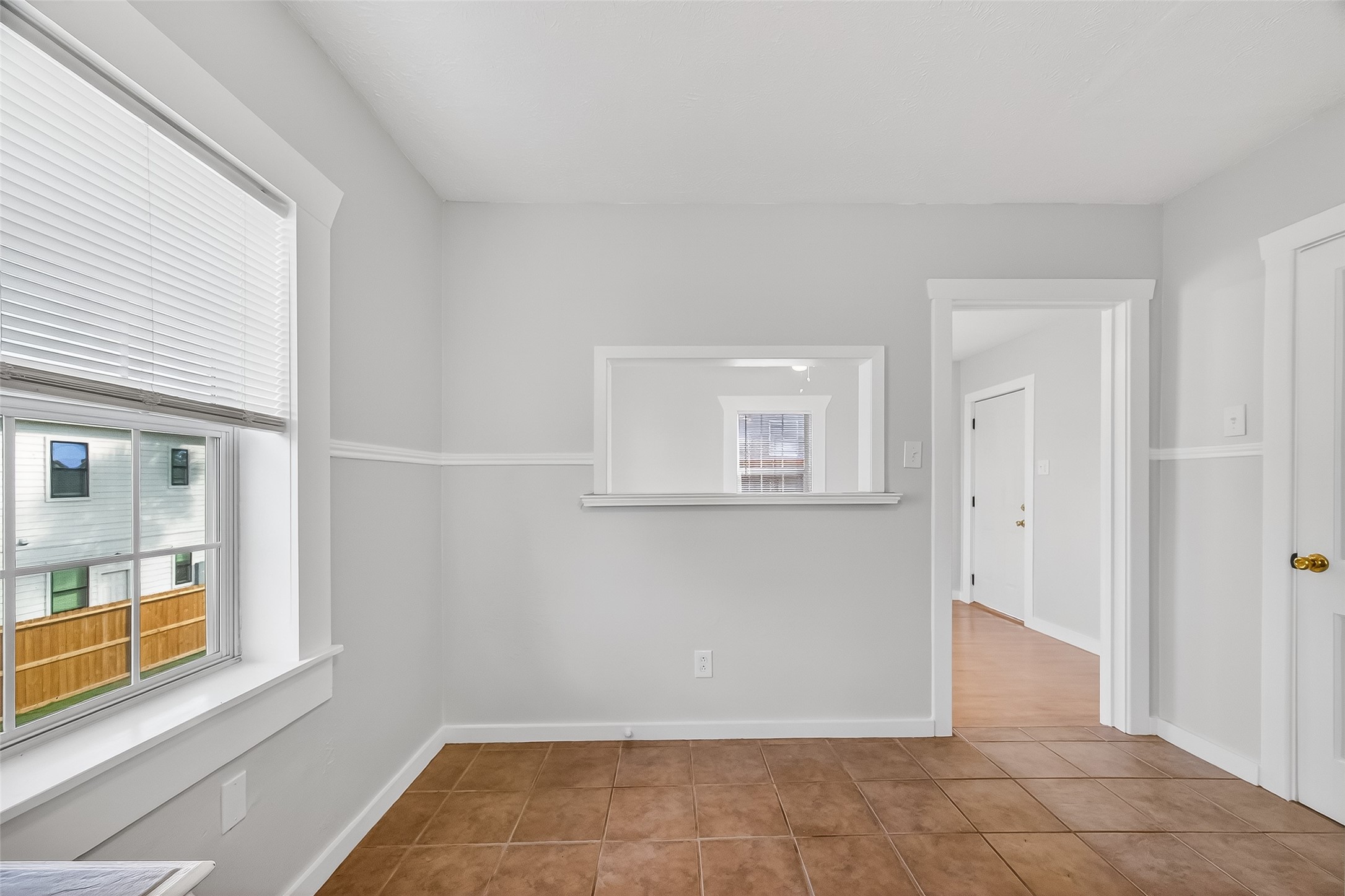2316 Freeman Street, Unit 6 Houston, TX 77009 - Photo 11 of 25 an empty room with windows