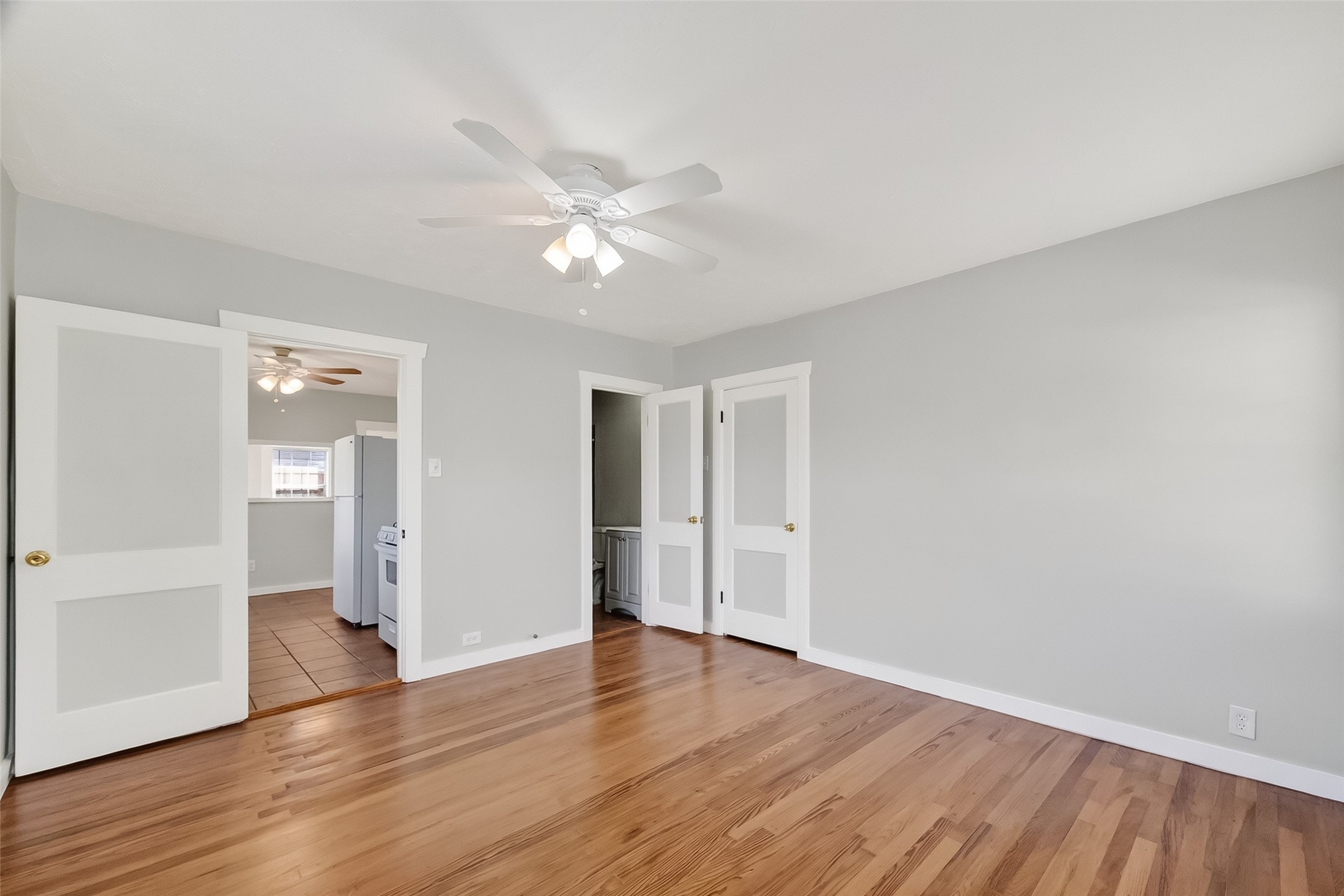 2316 Freeman Street, Unit 6 Houston, TX 77009 - Photo 19 of 25 a view of empty room with wooden floor