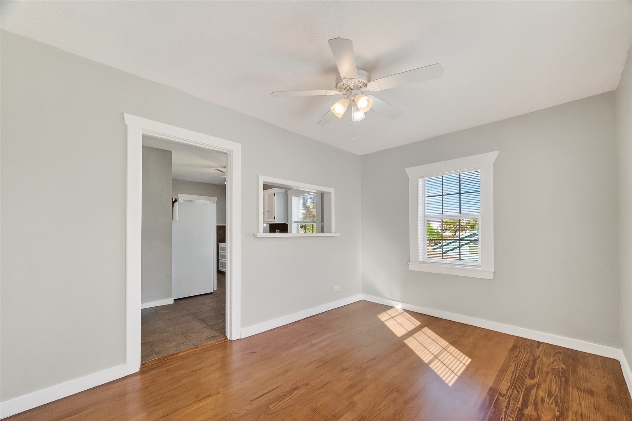 2316 Freeman Street, Unit 6 Houston, TX 77009 - Photo 8 of 25 a view of an empty room and window