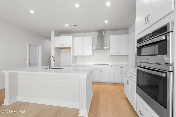 $2,350 | 7418 Linda Vista Lane, Leland, NC 28451