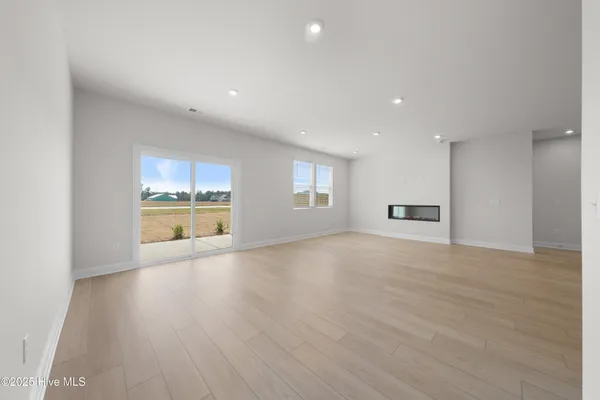 $2,350 | 7418 Linda Vista Lane, Leland, NC 28451