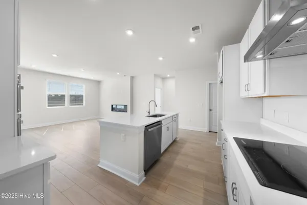 $2,350 | 7418 Linda Vista Lane, Leland, NC 28451