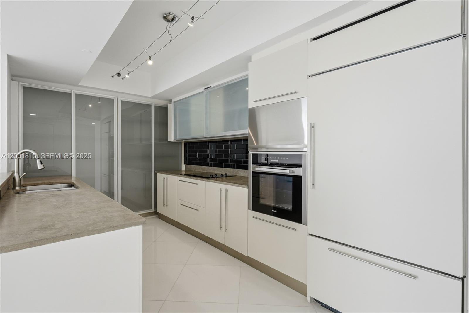 450 Alton Road, Unit 2704 Miami Beach, FL 33139 - Photo 7 of 15
