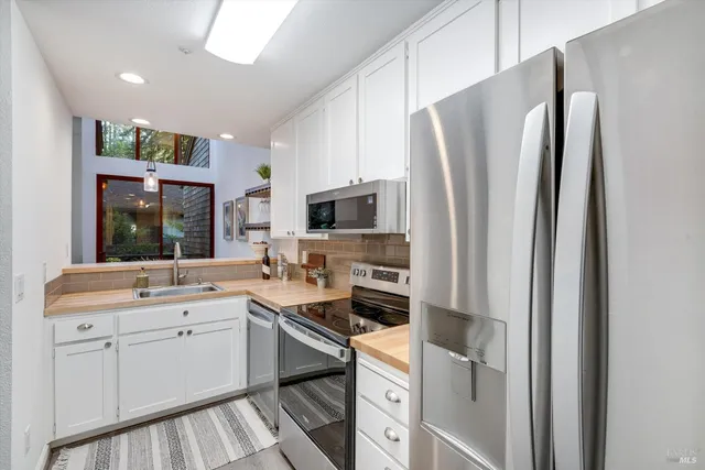 $469,000 | 14094 Sosna Way, Guerneville, CA 95446