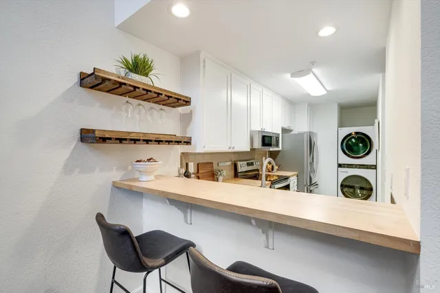 $469,000 | 14094 Sosna Way, Guerneville, CA 95446