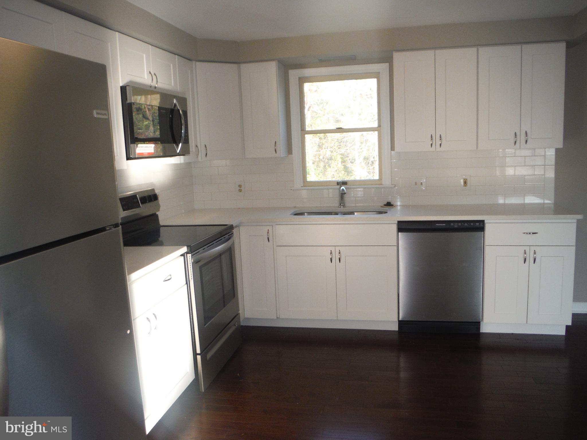 3201 Ripple Road Baltimore, MD 21244 - Photo 2 of 30 Kitchen