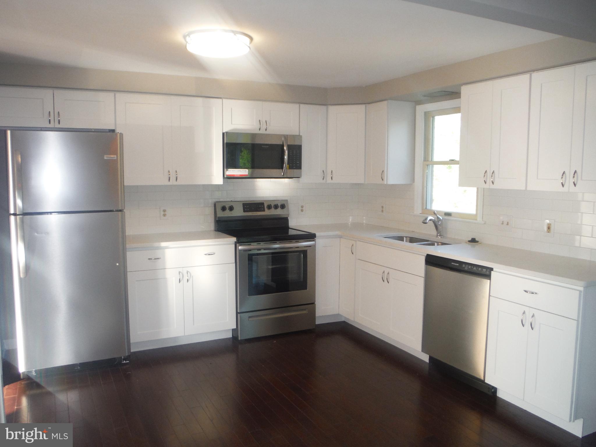 3201 Ripple Road Baltimore, MD 21244 - Photo 3 of 30 Kitchen