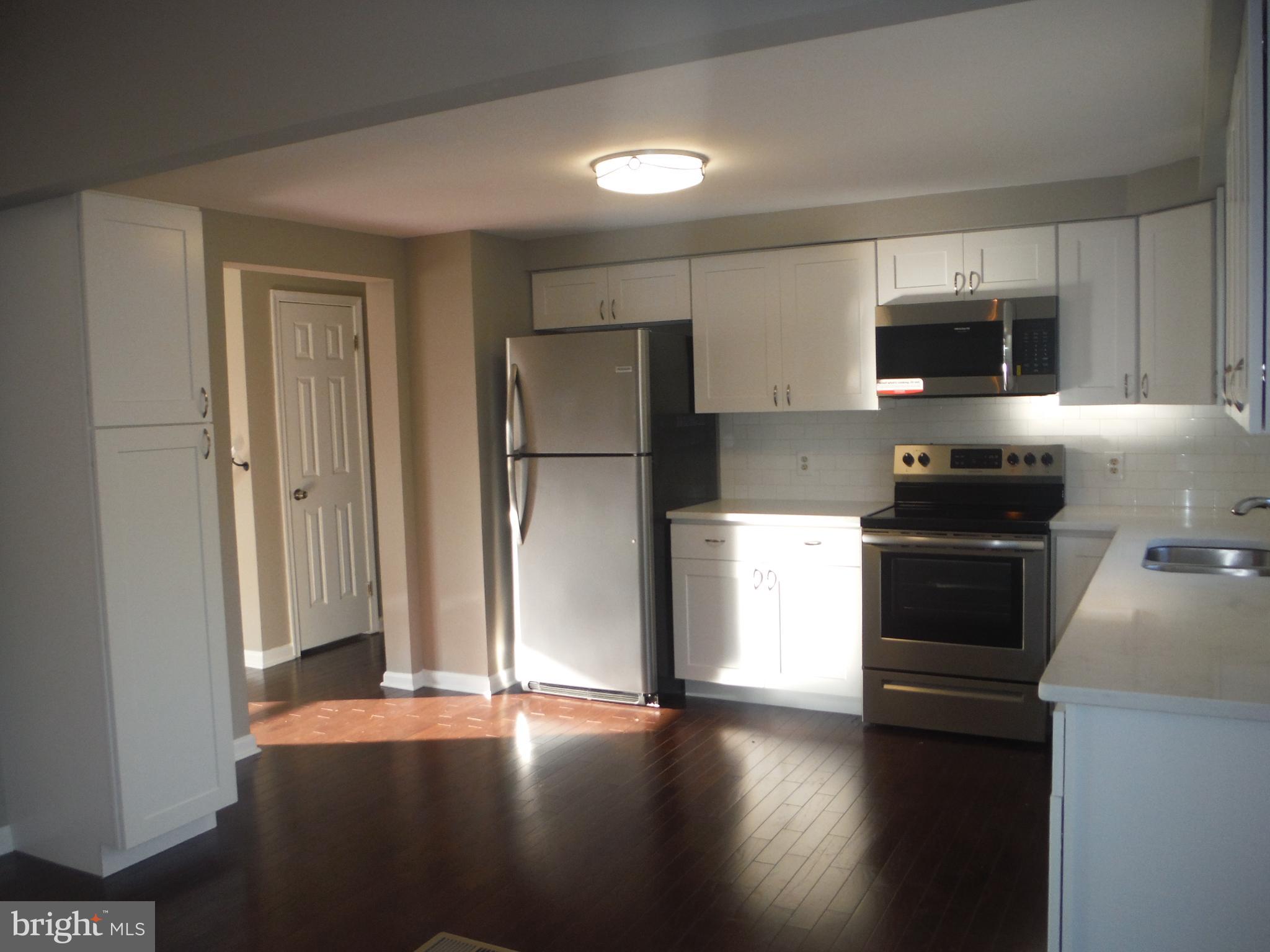 3201 Ripple Road Baltimore, MD 21244 - Photo 4 of 30 Kitchen