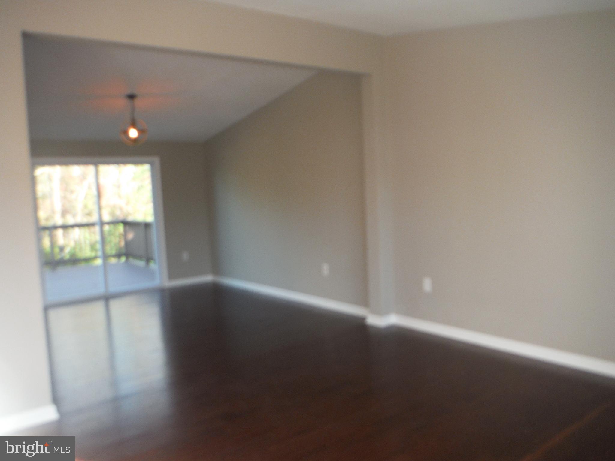 3201 Ripple Road Baltimore, MD 21244 - Photo 5 of 30 Living Room