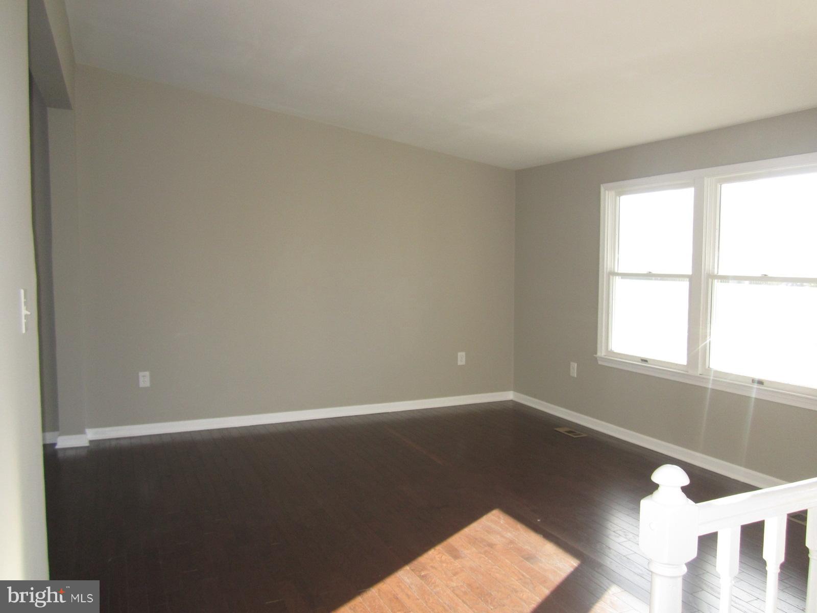 3201 Ripple Road Baltimore, MD 21244 - Photo 10 of 30 Living Room