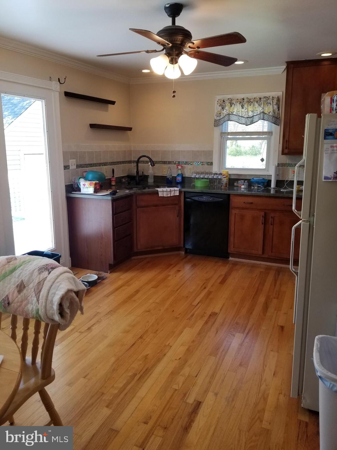 21 Randolph Road Fredericksburg, VA 22405 - Photo 7 of 18 Large country kitchen