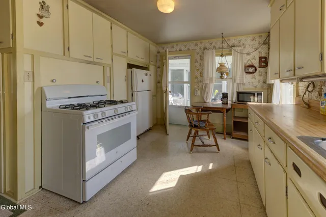 $229,900 | 355 County Highway 123, Mayfield, NY 12117