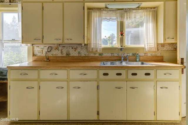 $229,900 | 355 County Highway 123, Mayfield, NY 12117