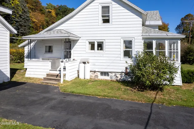 $229,900 | 355 County Highway 123, Mayfield, NY 12117