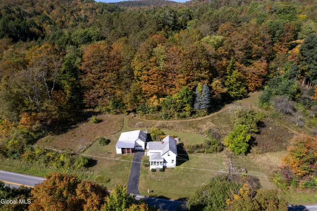 $229,900 | 355 County Highway 123, Mayfield, NY 12117