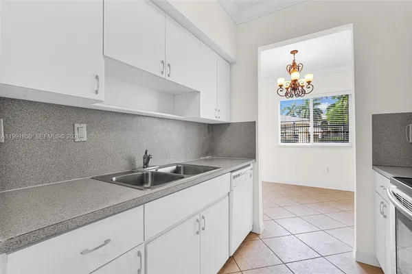 $2,350 | 7085 Nova Drive, Unit 128, Fort Lauderdale, FL 33317