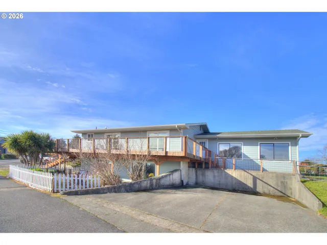 $869,000 | 19 Otter Terrace, Brookings, OR 97415