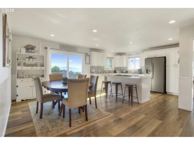 $869,000 | 19 Otter Terrace, Brookings, OR 97415
