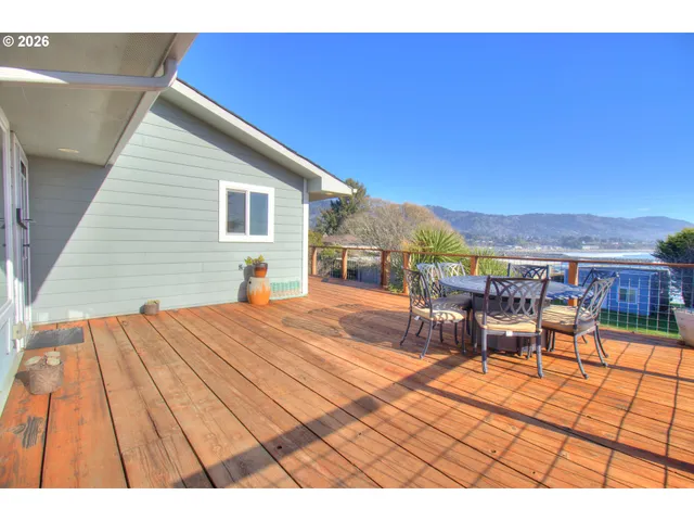 $869,000 | 19 Otter Terrace, Brookings, OR 97415