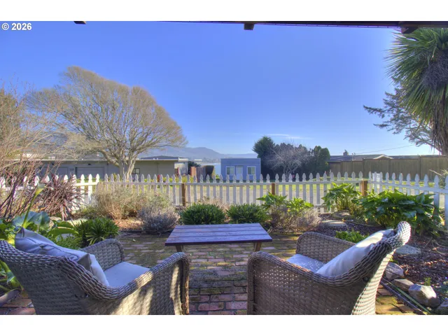 $869,000 | 19 Otter Terrace, Brookings, OR 97415