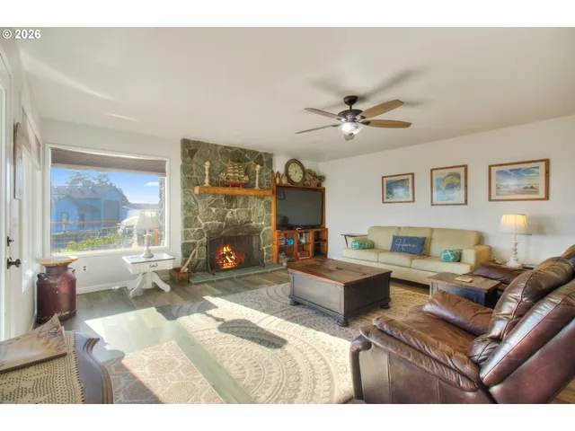 $869,000 | 19 Otter Terrace, Brookings, OR 97415