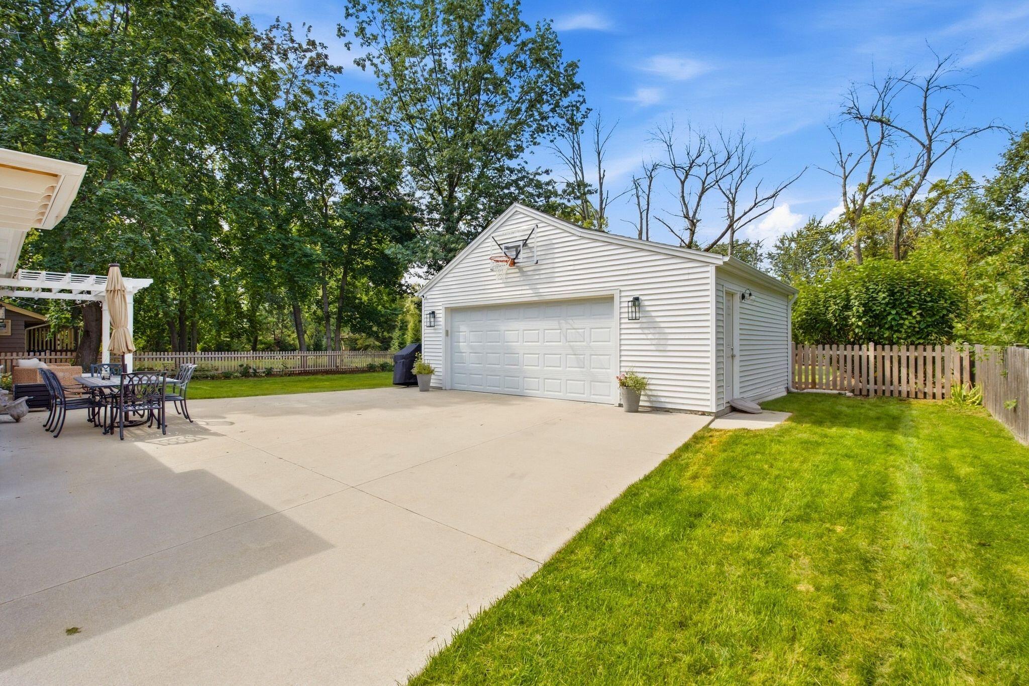 7431 North Boyd Way Fox Point, WI 53217 - Photo 51 of 58 Garage