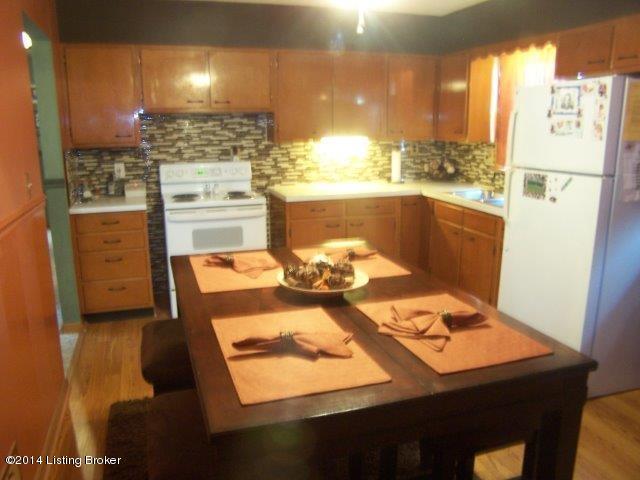 10612 Torrington Road Louisville, KY 40272 - Photo 9 of 25 100_5153