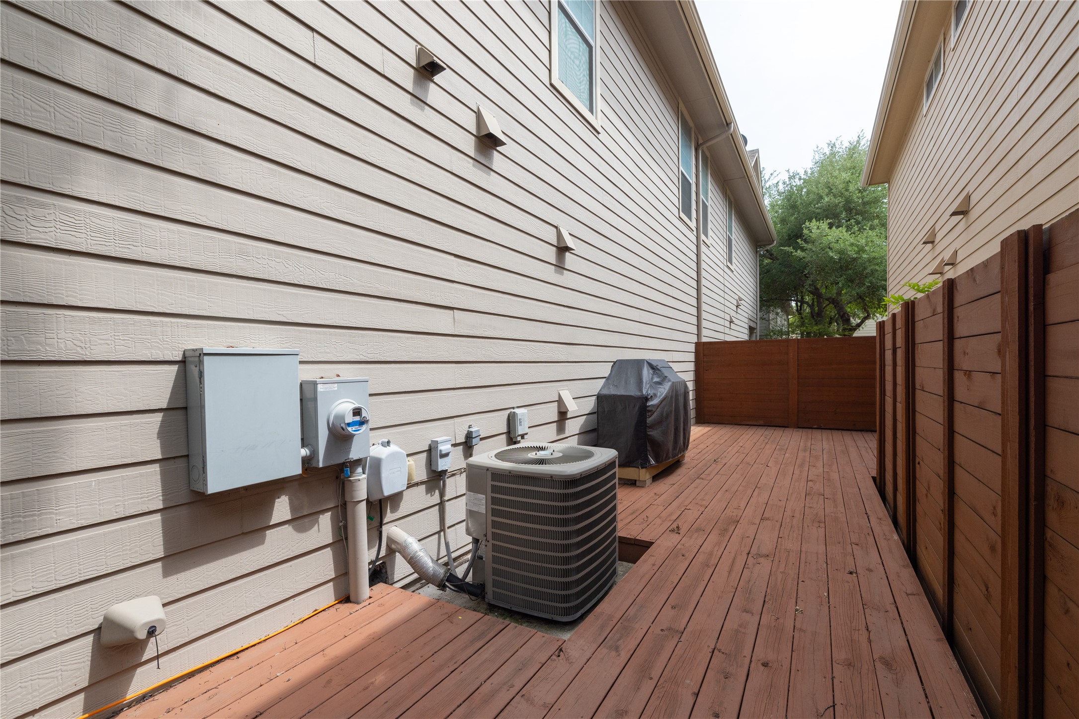 11000 Anderson Mill Road, Unit 45 Austin, TX 78750 - Photo 23 of 32 a view of outdoor space with seating space