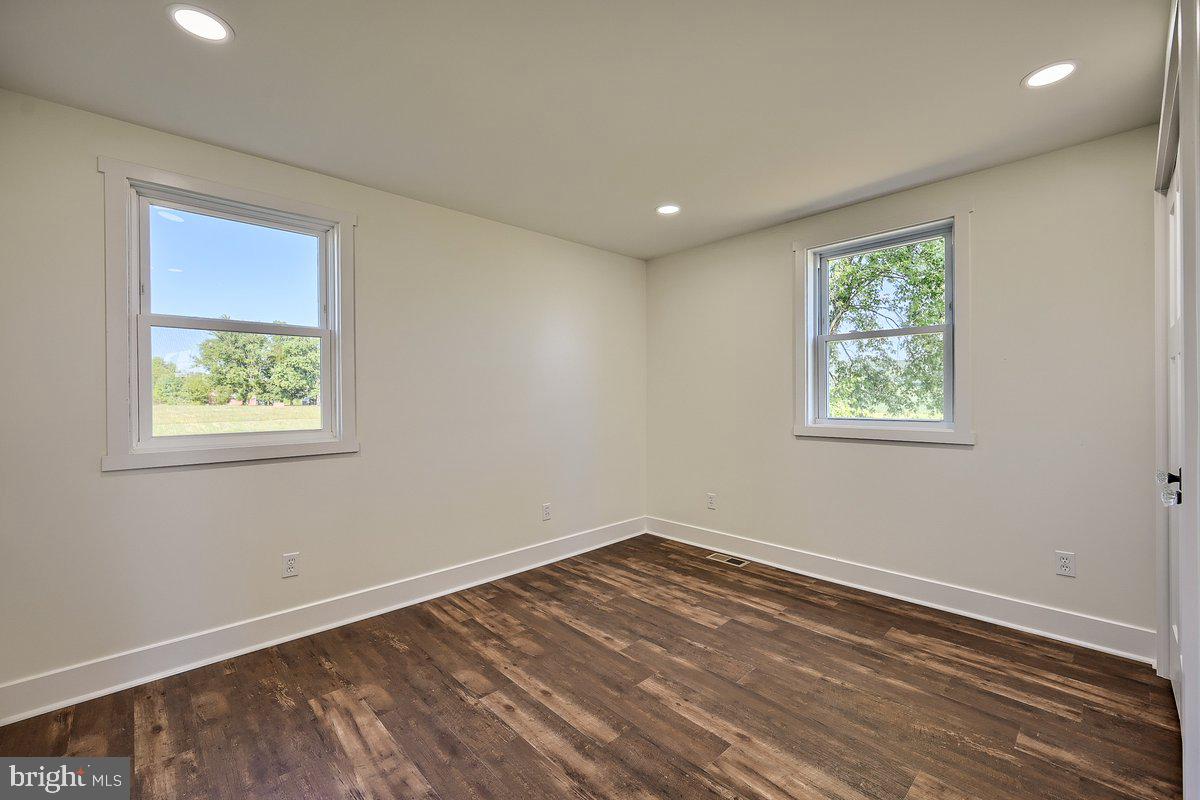 902 Bower Lane Harrisburg, PA 17112 - Photo 17 of 55