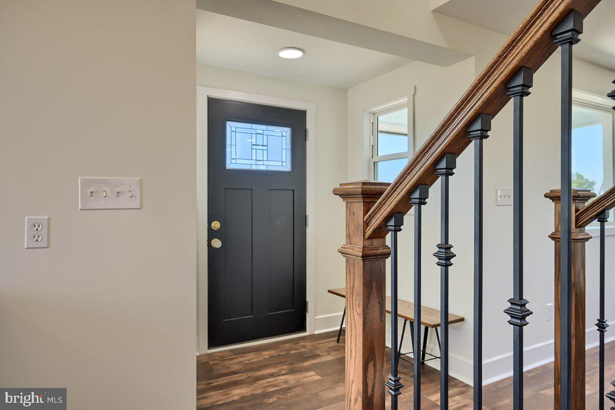 902 Bower Lane Harrisburg, PA 17112 - Photo 4 of 55