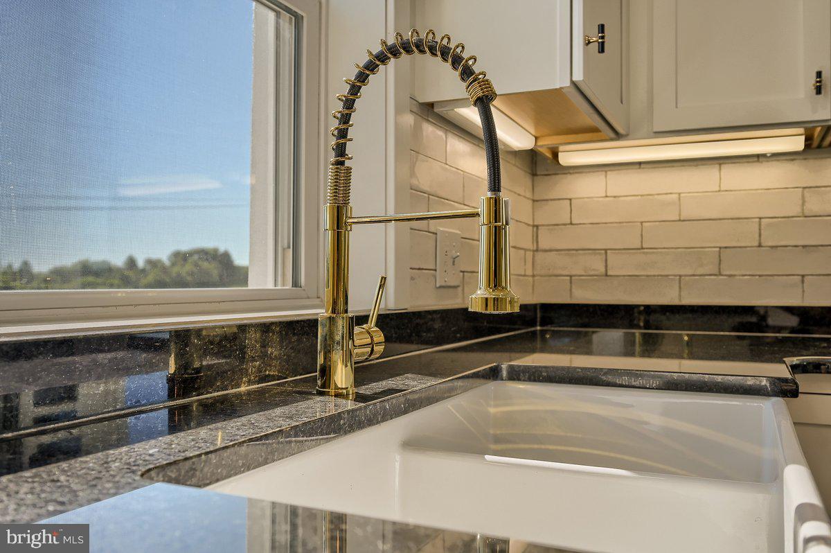 902 Bower Lane Harrisburg, PA 17112 - Photo 10 of 55