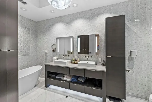 $15,000 | 449 South 12th Street, Unit 2602, Tampa, FL 33602