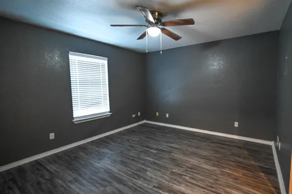 $1,395 | 604 North Sewell Drive, Unit B, Decatur, TX 76234